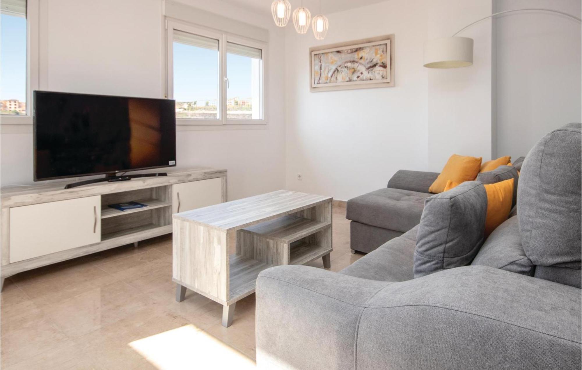 3 Bedroom Amazing Apartment In La Duquesa Castillo de Sabinillas Zewnętrze zdjęcie